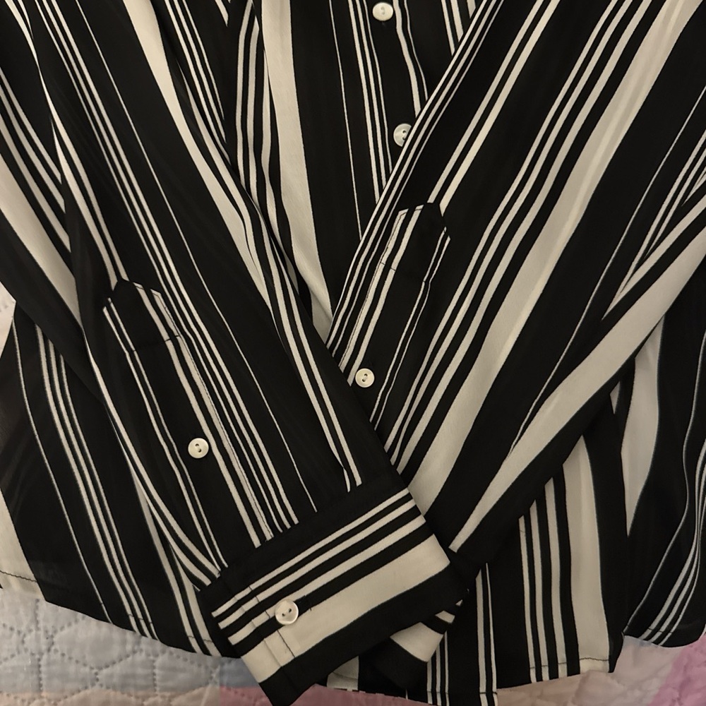 Striped button up - Picture 4 of 5